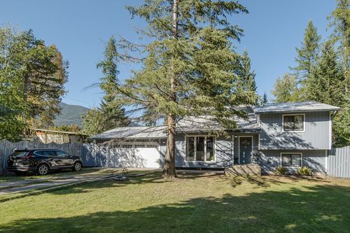 304 4th Ave S, Hungry Horse, MT, 59919-9761 | Card Image