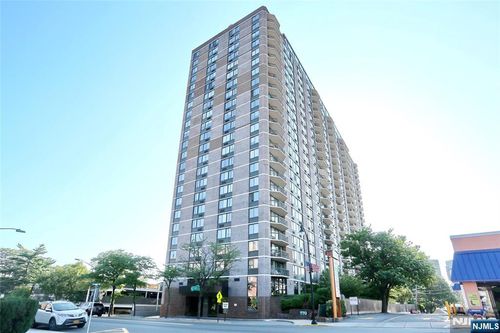 770 Anderson Ave, Cliffside Park, NJ, 07010-2177 | Card Image