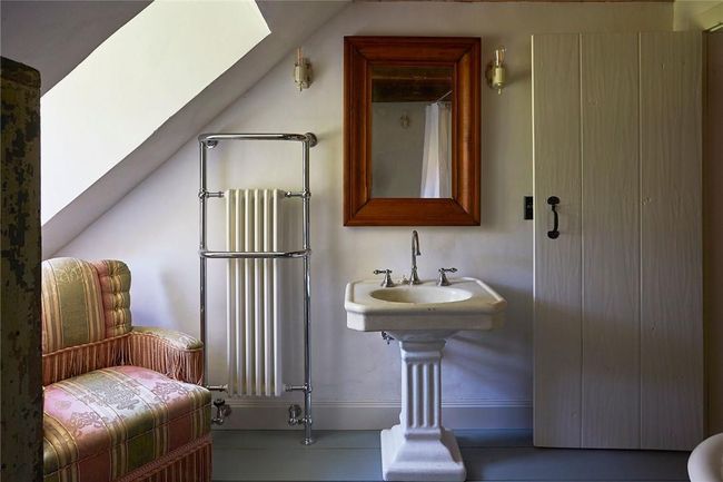 Bathroom with lofted ceiling | Image 15