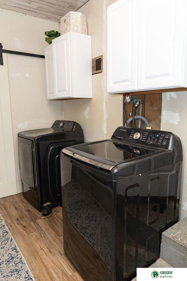 555 W 6 Th St, House other with 4 bedrooms, 2 bathrooms and 1 parking in York NE | Image 20