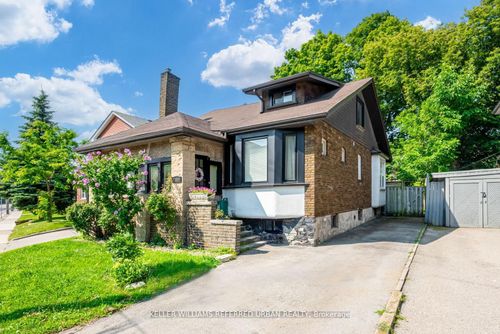 lower-2556 Lake Shore Blvd W, Etobicoke, ON, M8V1G1 | Card Image
