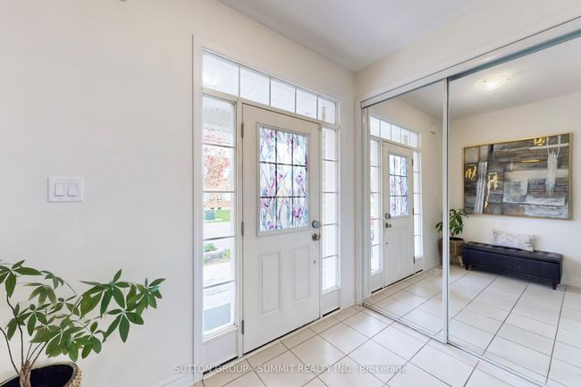 1558 Clitherow St, House other with 4 bedrooms, 3 bathrooms and 1 parking in Milton ON | Image 4