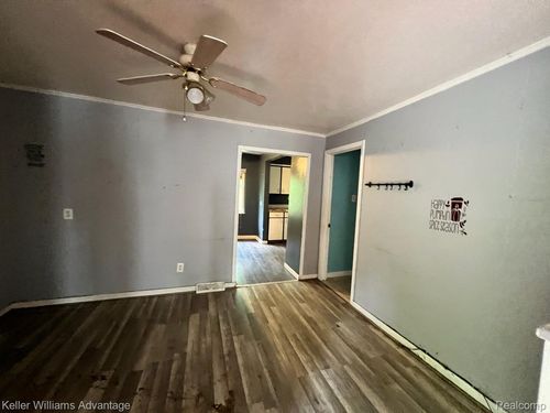 12 Hazel Ave, Pontiac, MI, 48341-1908 | Card Image