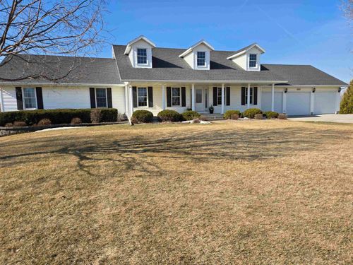 1112 9th St E, Cresco, IA, 52136-1191 | Card Image