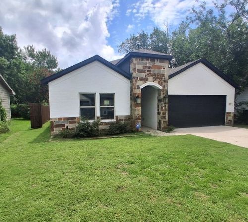 905 Edgar St, Greenville, TX, 75401-2424 | Card Image