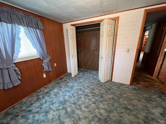 3730 Greenbrier Rd, Home with 3 bedrooms, 1 bathrooms and 3 parking in Salem WV | Image 20