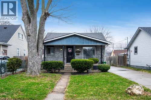2332 Parent Ave, Windsor, ON, N8W2E5 | Card Image