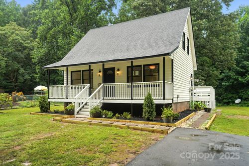 3921 Lake Rd, Charlotte, NC, 28269-4142 | Card Image