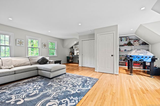 49 Lamppost Dr, House other with 4 bedrooms, 3 bathrooms and 4 parking in Redding CT | Image 12