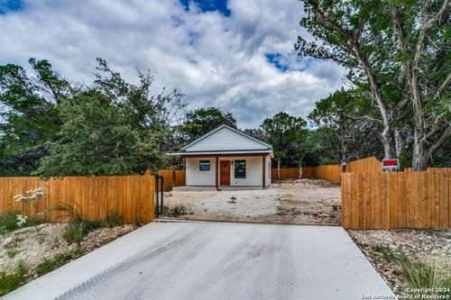 6401 Whartons Dock Rd, Bandera, TX, 78003 | Card Image