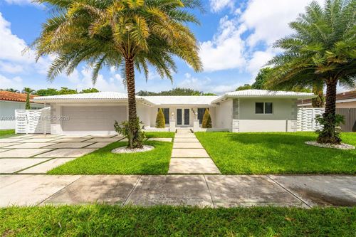 6951 Miami Lakeway S, Miami Lakes, FL, 33014-2925 | Card Image