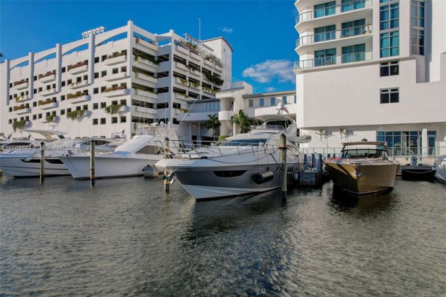 909 - 17301 Biscayne Blvd, Condo with 3 bedrooms, 3 bathrooms and null parking in North Miami Beach FL | Image 51