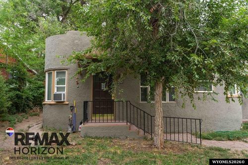 327 S 6th St, Douglas, WY, 82633-2516 | Card Image