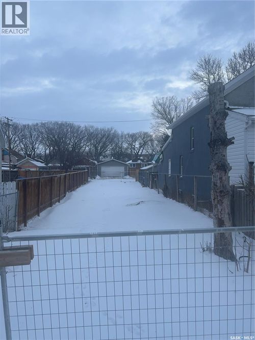 1855 Halifax St, Regina, SK, S4P1T4 | Card Image