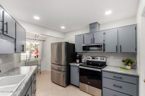 10918 W Topaz Drive, Sun City, AZ, 85351 | Card Image