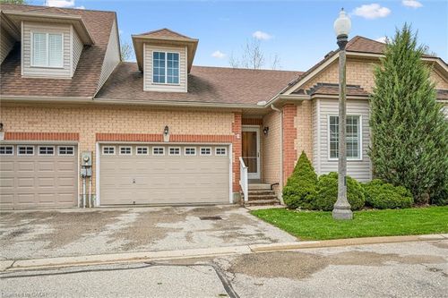 9-100 Idle Creek Dr, Kitchener, ON, N2A4H3 | Card Image