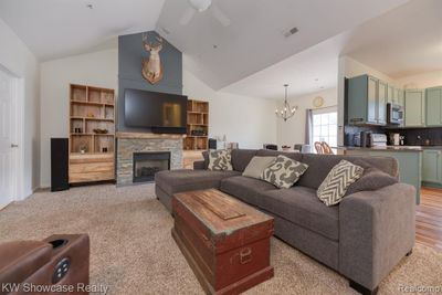 6200 Addington Drive, Condo with 2 bedrooms, 2 bathrooms and null parking in Commerce Twp MI | Image 3