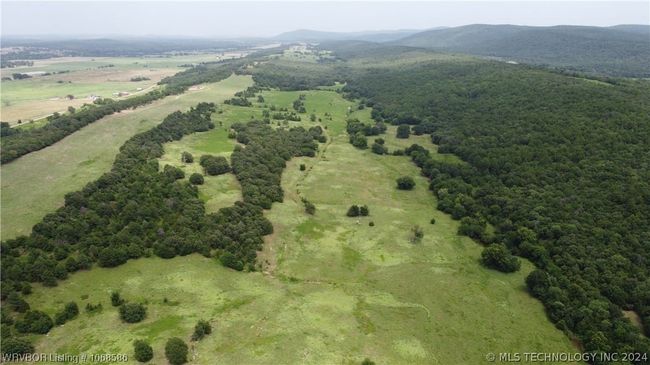 40079 E County Road 1315, House other with 3 bedrooms, 4 bathrooms and null parking in McCurtain OK | Image 32