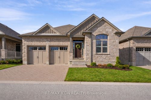 725 Eagletrace Dr, London, ON, N6G0J7 | Card Image