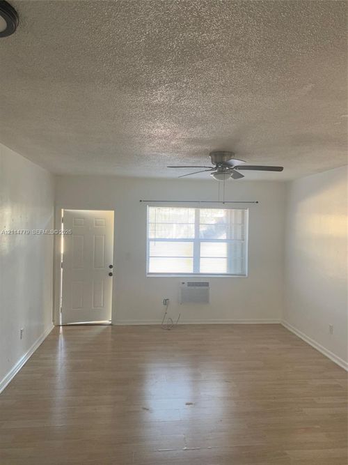 1a-17051 Ne 23rd Ave, North Miami Beach, FL, 33160-3752 | Card Image