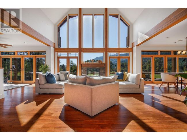 2388 Lawrence Rd, House other with 3 bedrooms, 3 bathrooms and 20 parking in Lumby BC | Image 20