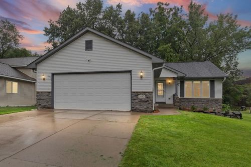 2082 Cowern Pl E, North Saint Paul, MN, 55109-3829 | Card Image