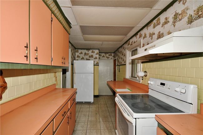 305 Hemlock Rd, House other with 3 bedrooms, 2 bathrooms and 2 parking in Trafford PA | Image 11