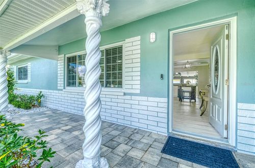 9796 52nd Ter N, St Petersburg, FL, 33708-3718 | Card Image