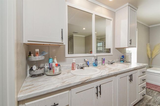 5624 Wickwillow Ln, House other with 3 bedrooms, 2 bathrooms and null parking in Alvin TX | Image 18