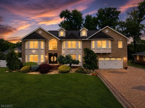 19 Fairview Rd, Clark, NJ, 07066-2942 | Card Image
