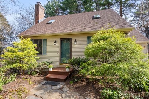 14 Emily Ln, Northampton, MA, 01060-1056 | Card Image