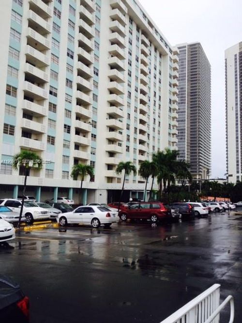 308-1833 S Ocean Dr, Hallandale Beach, FL, 33009-4941 | Card Image