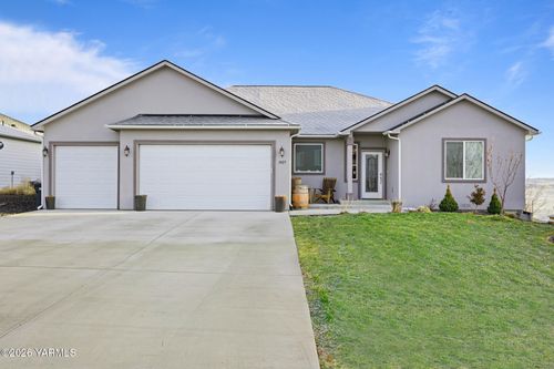 1425 Valhalla Loop, Selah, WA, 98942-5802 | Card Image