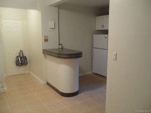 5f-134-39 Blossom, New York, NY, 11355 | Card Image