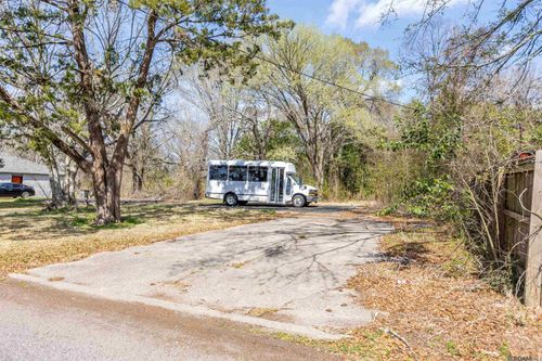 2351 Plantation Dr, Baton Rouge, LA, 70807 | Card Image