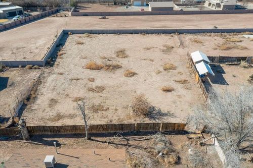 1037 Ortega Rd Nw, Los Ranchos, NM, 87114-1317 | Card Image