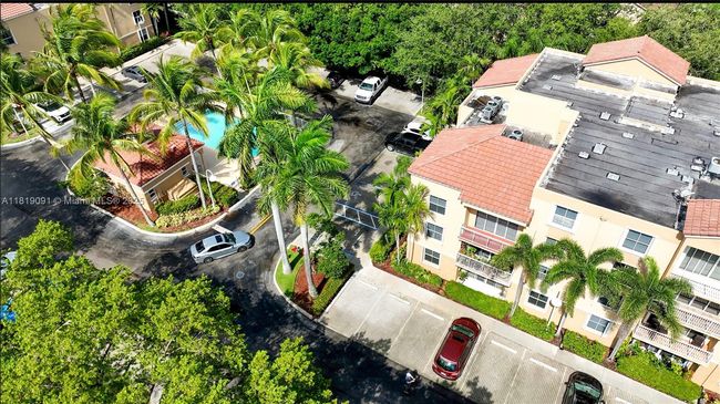 APT-204 - 619 E Sheridan St, Condo with 2 bedrooms, 2 bathrooms and null parking in Dania Beach FL | Image 6