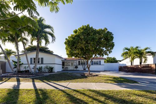 19600 Gulfstream Rd, Cutler Bay, FL, 33157-8677 | Card Image
