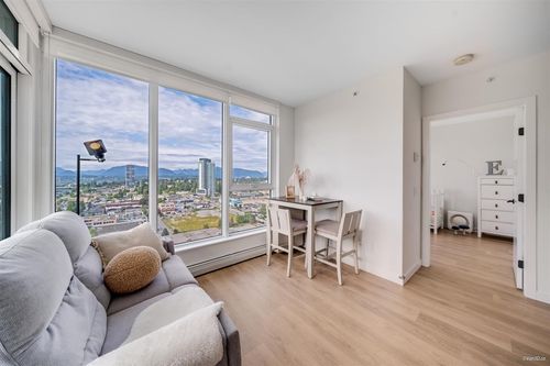 2211-13685 102 Ave, Surrey, BC, V3T0S2 | Card Image