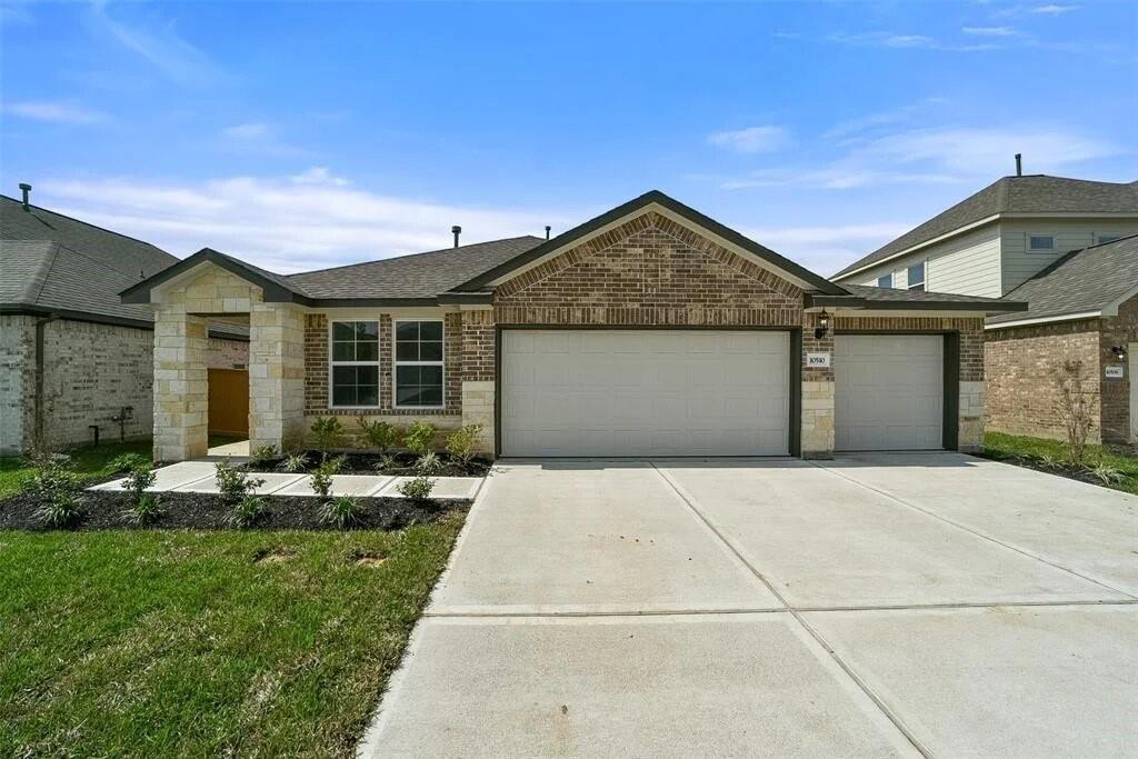 Plumas Run Dr, Rosharon, TX 77583