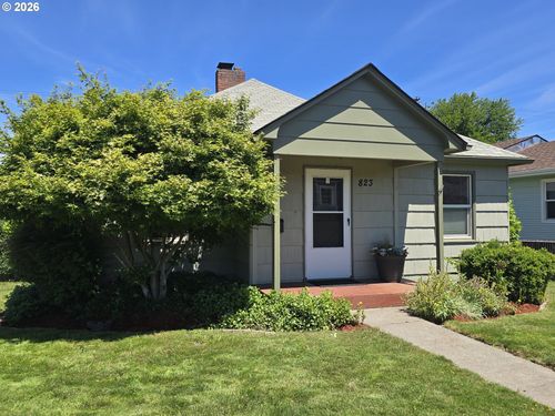 823 W 10th St, TheDalles, OR, 97058 | Card Image