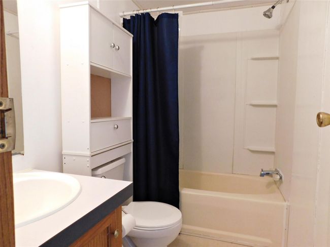 Hall bath | Image 12