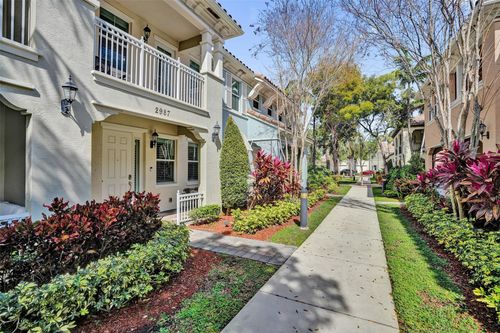 2987 St John Dr, Hollywood, FL, 33024-8571 | Card Image