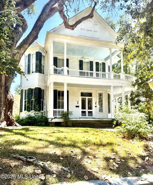 707 N Rankin St, Natchez, MS, 39120-2944 | Card Image