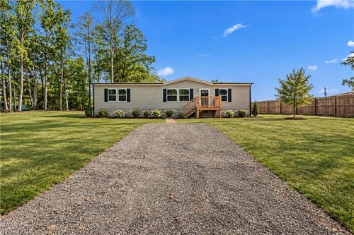 116 Brookfield Dr, Mount Airy, NC, 27030-7482 | Card Image