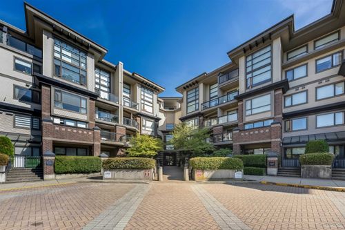 227-10838 City Pky, Surrey, BC, V3T5X9 | Card Image