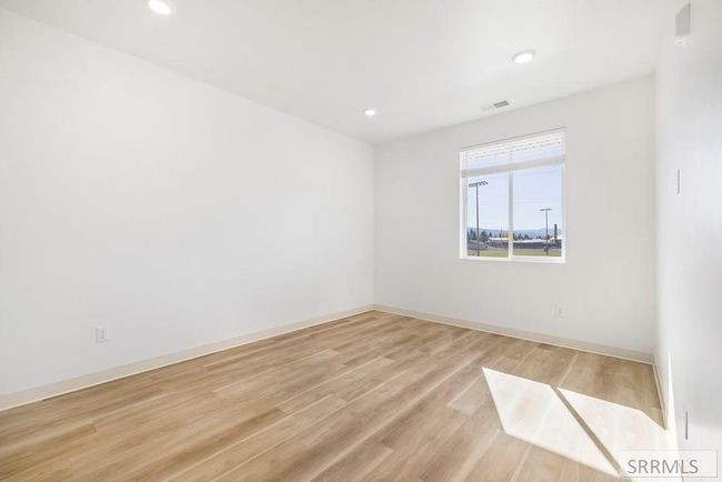 F201 - 201 E Ross Avenue, Condo with 2 bedrooms, 2 bathrooms and null parking in Driggs ID | Image 8