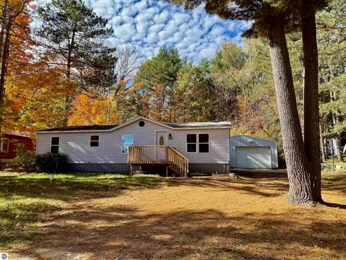 8168 Independence Ave, Cadillac, MI, 49601-8232 | Card Image