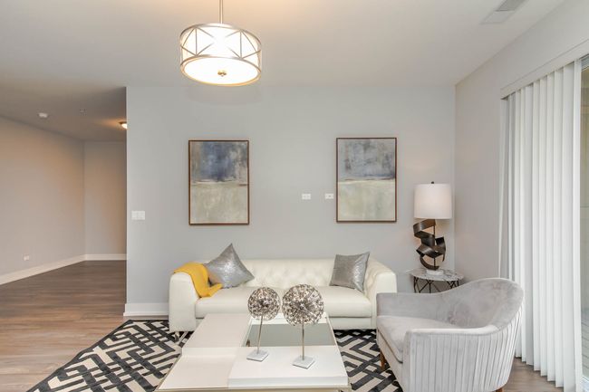 211 - 1202 Waukegan Rd, Condo with 2 bedrooms, 2 bathrooms and 1 parking in Glenview IL | Image 6