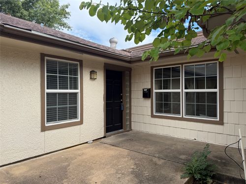 811 Pebble Beach Dr, Garland, TX, 75043-5623 | Card Image